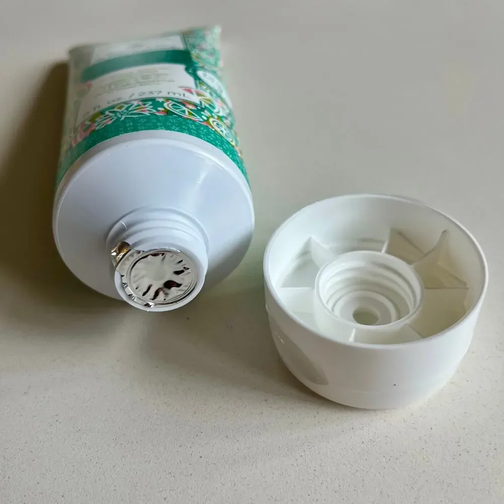 SCENTSY Body Cream, Water Lily & Bergamot